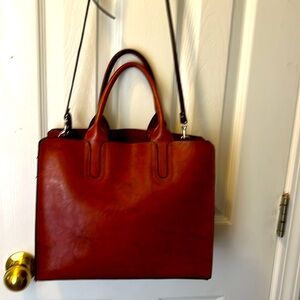 BRAND NEW, RICH, CARAMEL COLORED SHOULDER BAG/HANDBAG/TOTE/CROSSBODY BAG